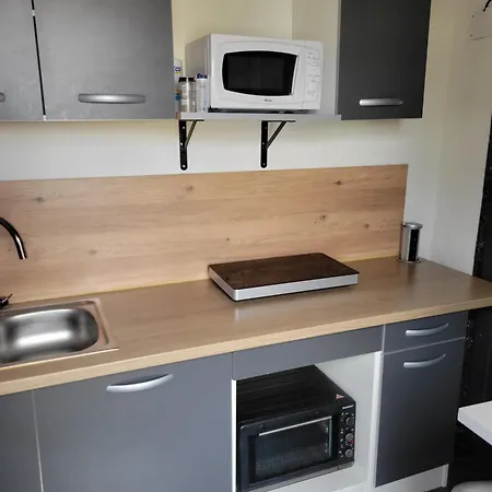 Prive Dans Avec Piscine 度假居 *