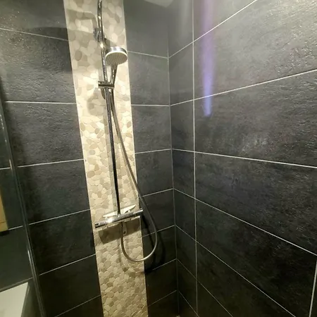 Prive Dans Avec Piscine 度假居 *