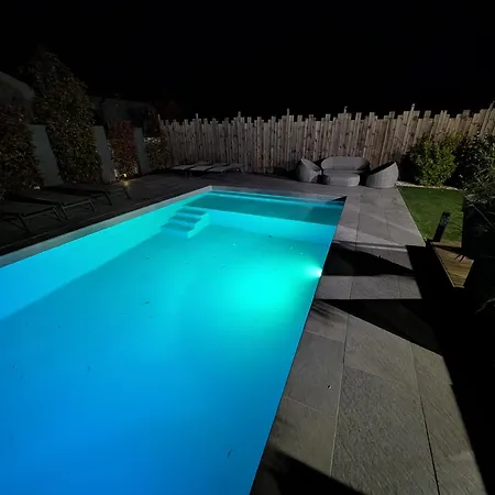 L'oasis De - Prive Dans Avec Piscine