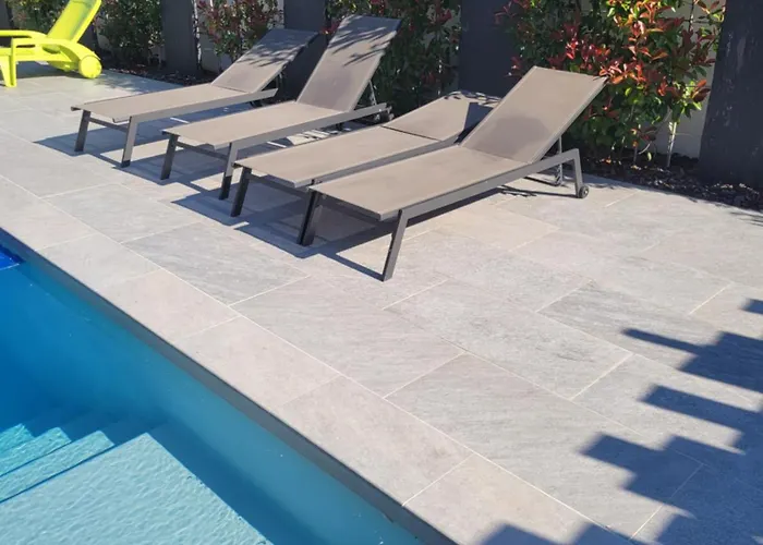 Hébergement de vacances Privé Dans Avec Piscine *