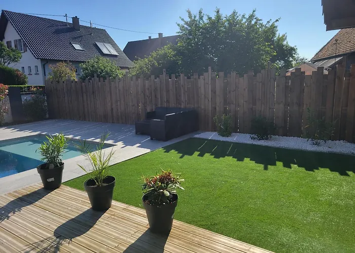 Privé Dans Avec Piscine Hébergement de vacances *
